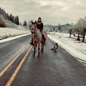 Meet your Posher, Shania